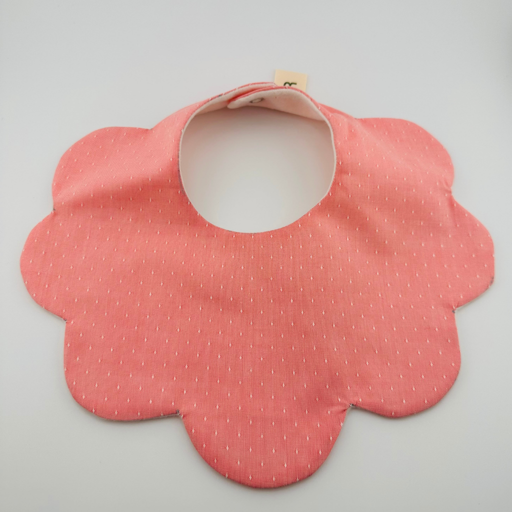 Scalloped Baby Bib – Pink