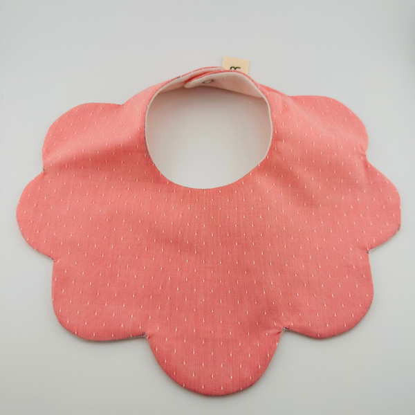 Scalloped Baby Bib – Pink