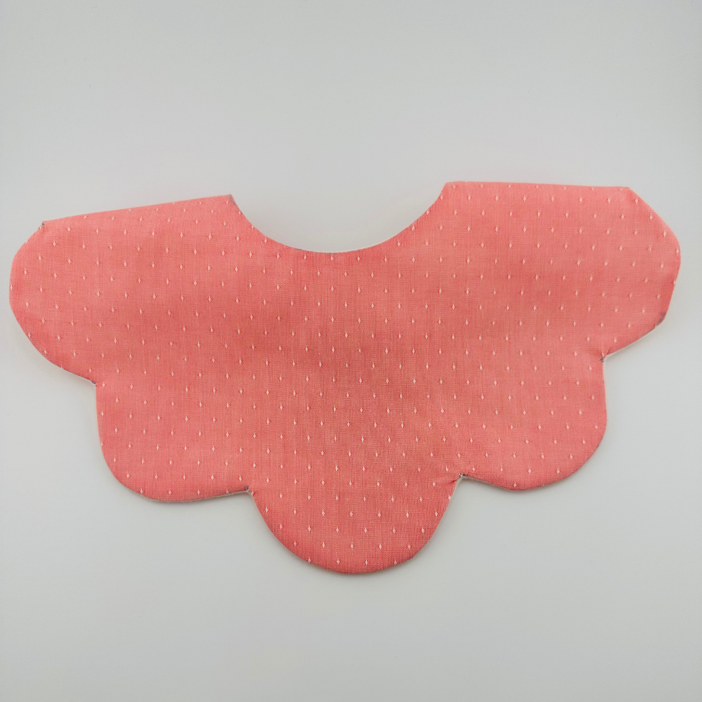 Scalloped Baby Bib – Pink
